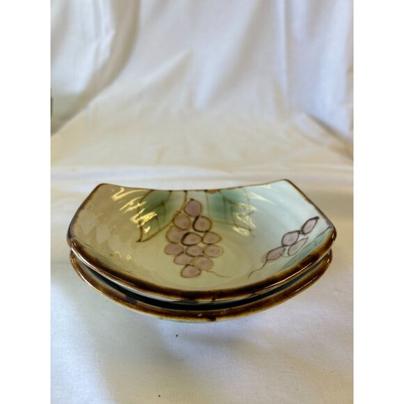 Handcrafted Ceramic Grapevine Patterned Dish Set - 2-Piece Decorative Plates - Picture 1 of 2